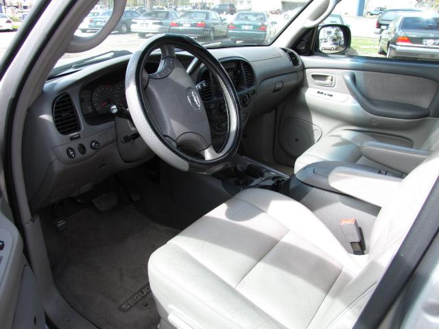 Toyota Sequoia 2003 photo 3