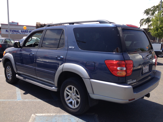 Toyota Sequoia 2003 photo 3