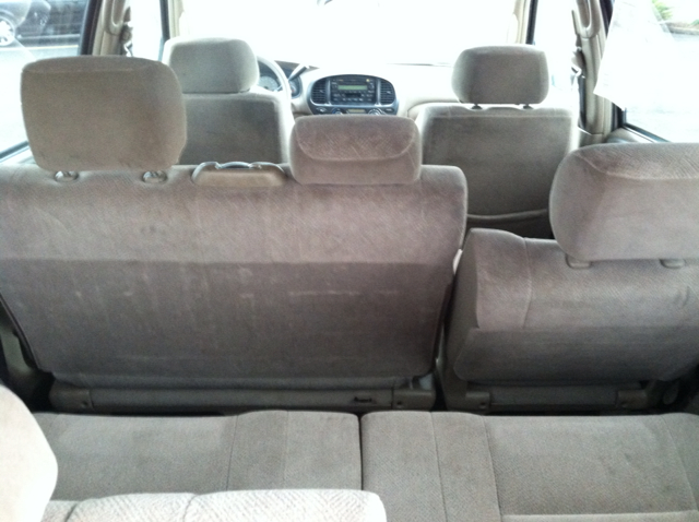 Toyota Sequoia 2003 photo 2