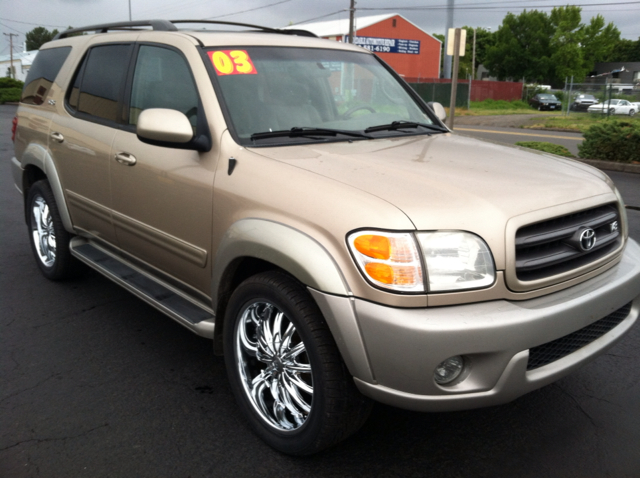 Toyota Sequoia 2003 photo 3