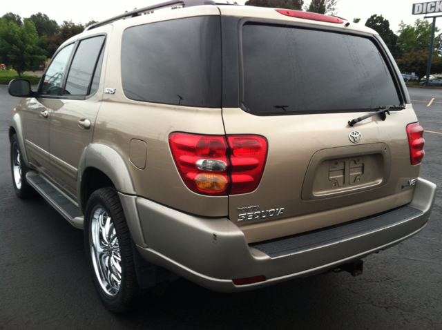 Toyota Sequoia 2003 photo 6