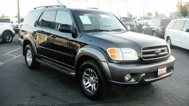 Toyota Sequoia 2003 photo 2