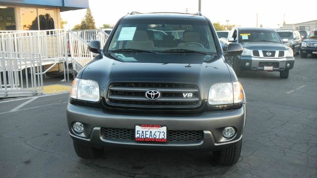 Toyota Sequoia 2003 photo 3