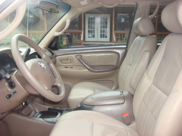 Toyota Sequoia 2003 photo 14