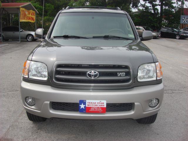 Toyota Sequoia 2003 photo 16