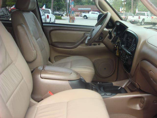 Toyota Sequoia 2003 photo 9