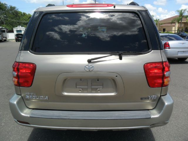 Toyota Sequoia 2003 photo 1