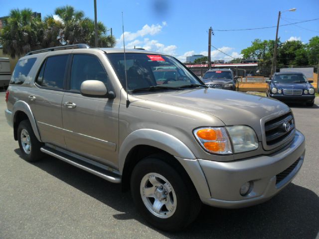 Toyota Sequoia 2003 photo 2