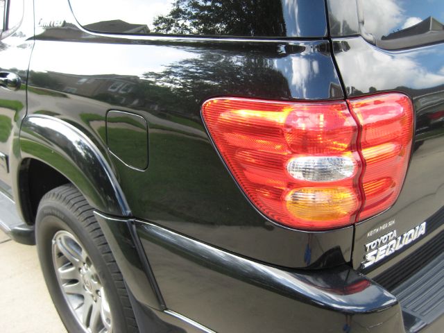 Toyota Sequoia 2003 photo 13