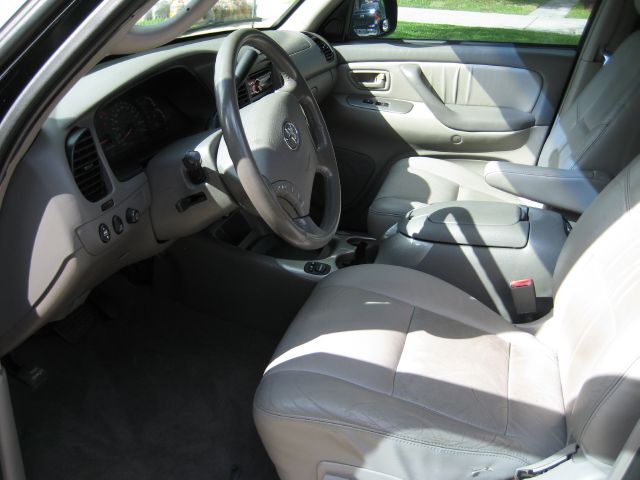 Toyota Sequoia 2003 photo 21