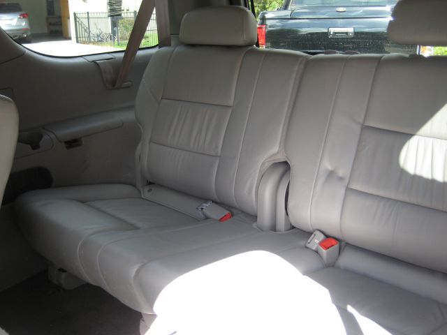 Toyota Sequoia 2003 photo 25