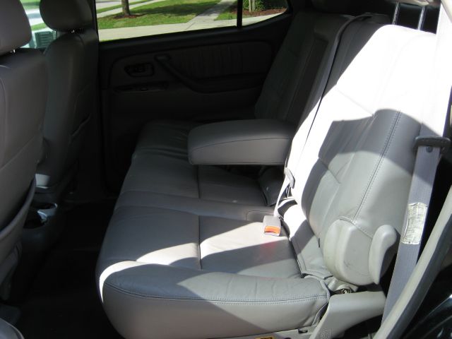 Toyota Sequoia 2003 photo 27