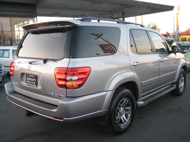 Toyota Sequoia 2003 photo 1