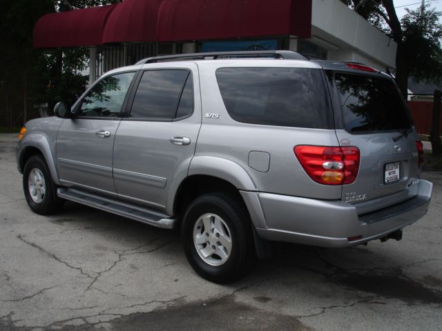 Toyota Sequoia 2003 photo 2