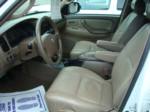 Toyota Sequoia 2003 photo 4