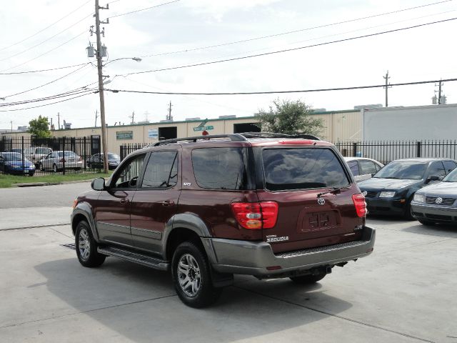 Toyota Sequoia 2003 photo 2