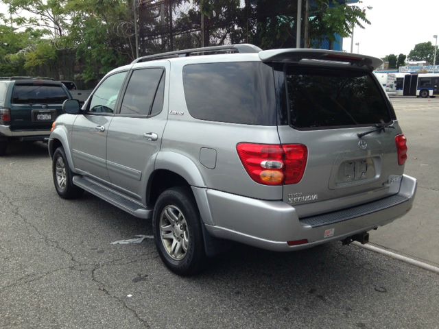 Toyota Sequoia 2003 photo 1