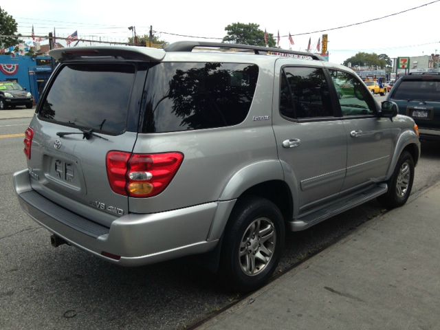 Toyota Sequoia 2003 photo 2