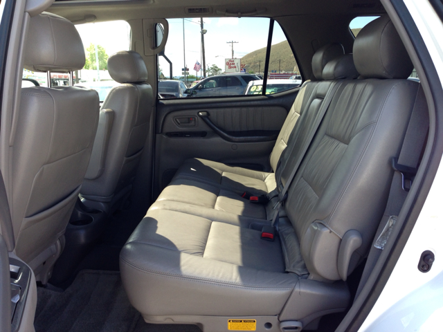 Toyota Sequoia 2003 photo 6