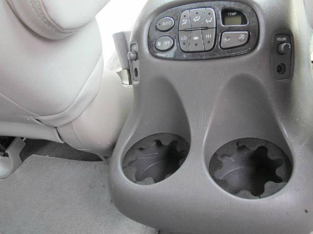 Toyota Sequoia 2003 photo 31