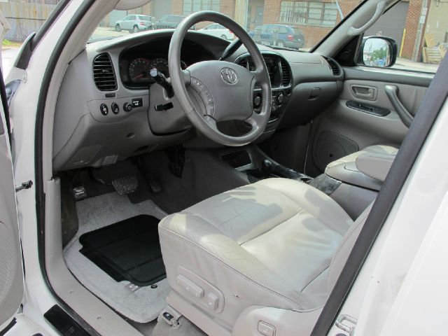 Toyota Sequoia 2003 photo 68