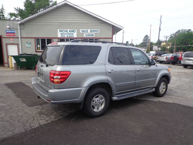 Toyota Sequoia 2003 photo 1