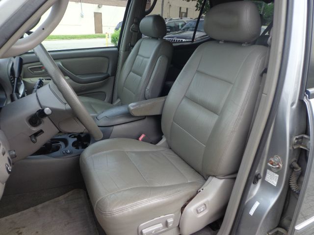 Toyota Sequoia 2003 photo 8