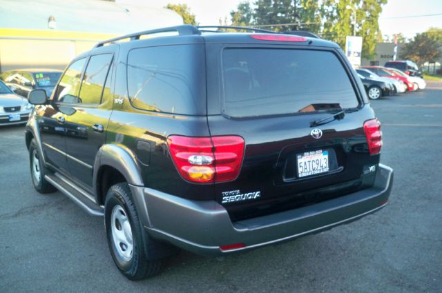 Toyota Sequoia 2003 photo 3