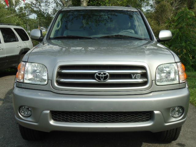 Toyota Sequoia 2003 photo 2