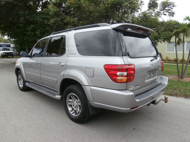 Toyota Sequoia 2004 photo 10