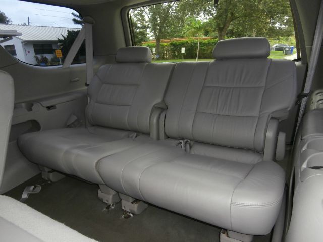 Toyota Sequoia 2004 photo 12