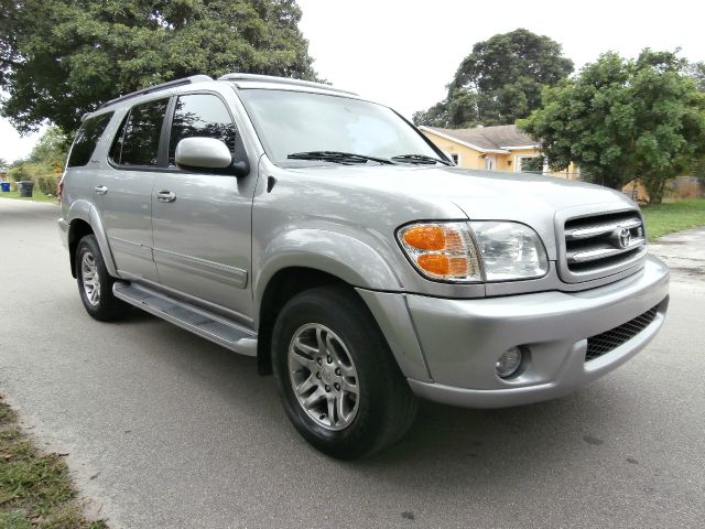 Toyota Sequoia 2004 photo 17