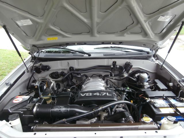 Toyota Sequoia 2004 photo 4