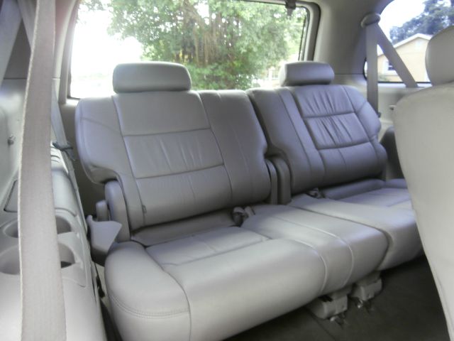 Toyota Sequoia 2004 photo 6