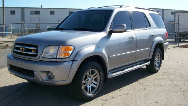 Toyota Sequoia 2004 photo 3