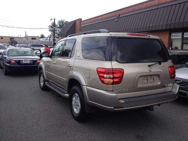 Toyota Sequoia 2004 photo 4