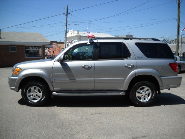 Toyota Sequoia 2004 photo 2