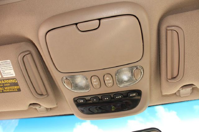 Toyota Sequoia 2004 photo 19