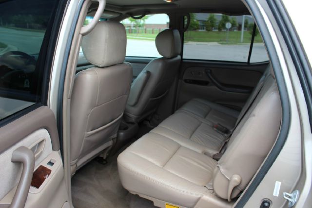 Toyota Sequoia 2004 photo 27