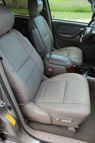 Toyota Sequoia 2004 photo 28