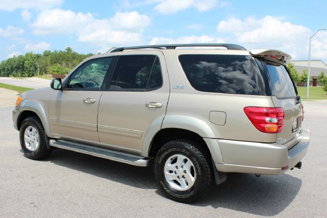 Toyota Sequoia 2004 photo 36