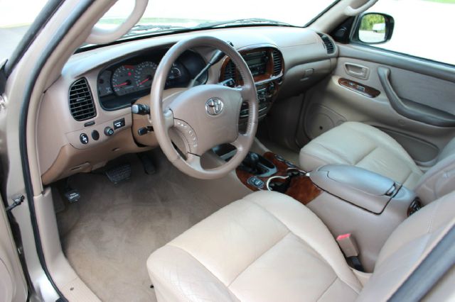 Toyota Sequoia 2004 photo 5