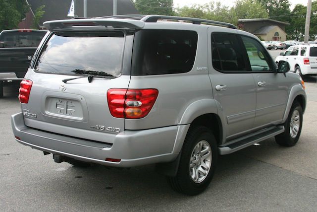 Toyota Sequoia 2004 photo 3