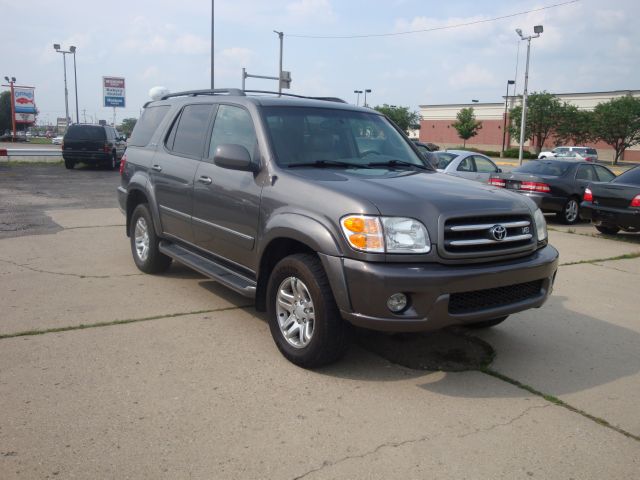 Toyota Sequoia 2004 photo 3