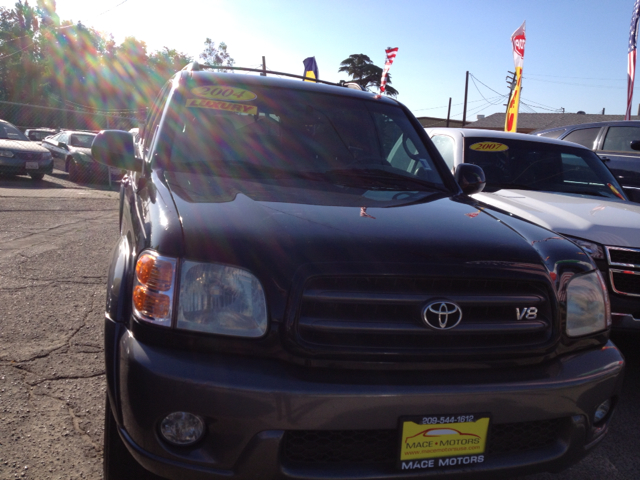 Toyota Sequoia 2004 photo 4