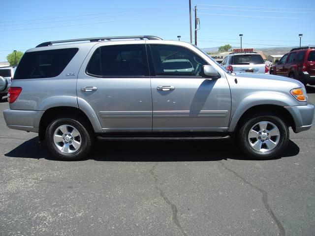 Toyota Sequoia 2004 photo 13