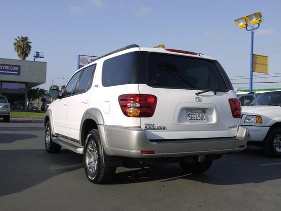 Toyota Sequoia 2004 photo 1