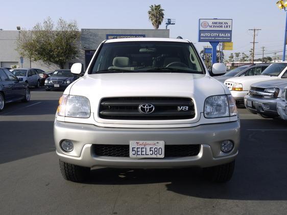 Toyota Sequoia 2004 photo 3