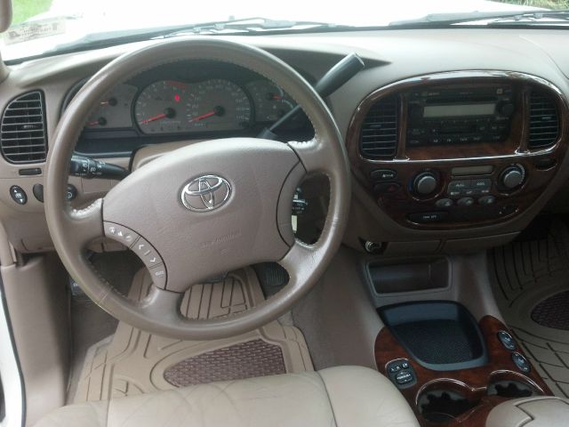 Toyota Sequoia 2004 photo 20