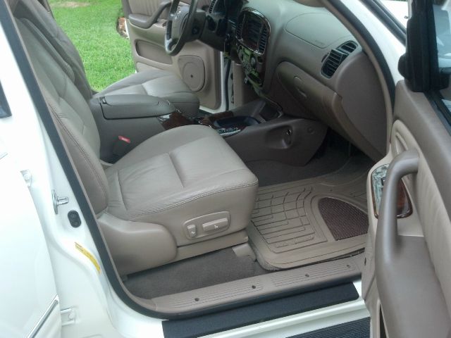 Toyota Sequoia 2004 photo 25